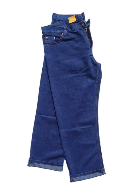 Celana Levis Wanita