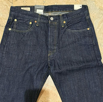 Celana Levis Pria